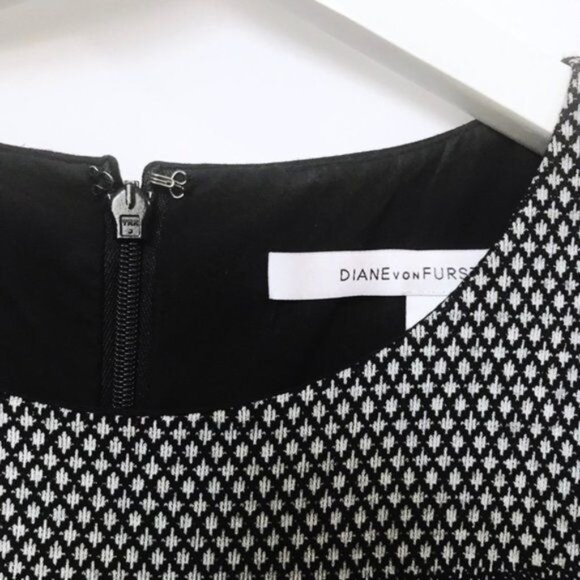 DVF Stagewave Sleeveless Knit Sheath Dress, size 6, black with white - Picture 6 of 8